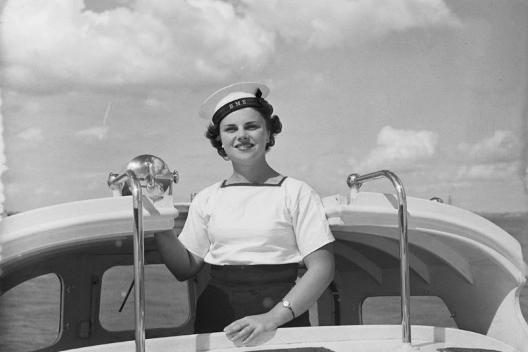 Coxswain Nancy Hodgson, one of the pioneering Wrens who manned the Admiral's Barge during WW2.