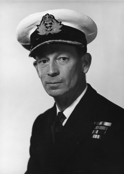 APB 0163 (4) Sub LT William 'Kiwi' Smith image taken when he was a Commander.