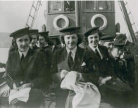 APD 0042 Wrens on the Janie Seddon 1944 Wrens on the Janie Seddon 1944