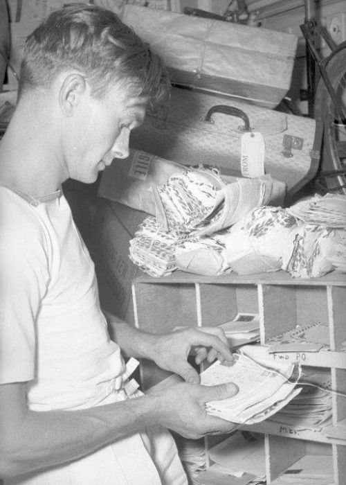 SN 61 01494 01 Sorting mail on board ship